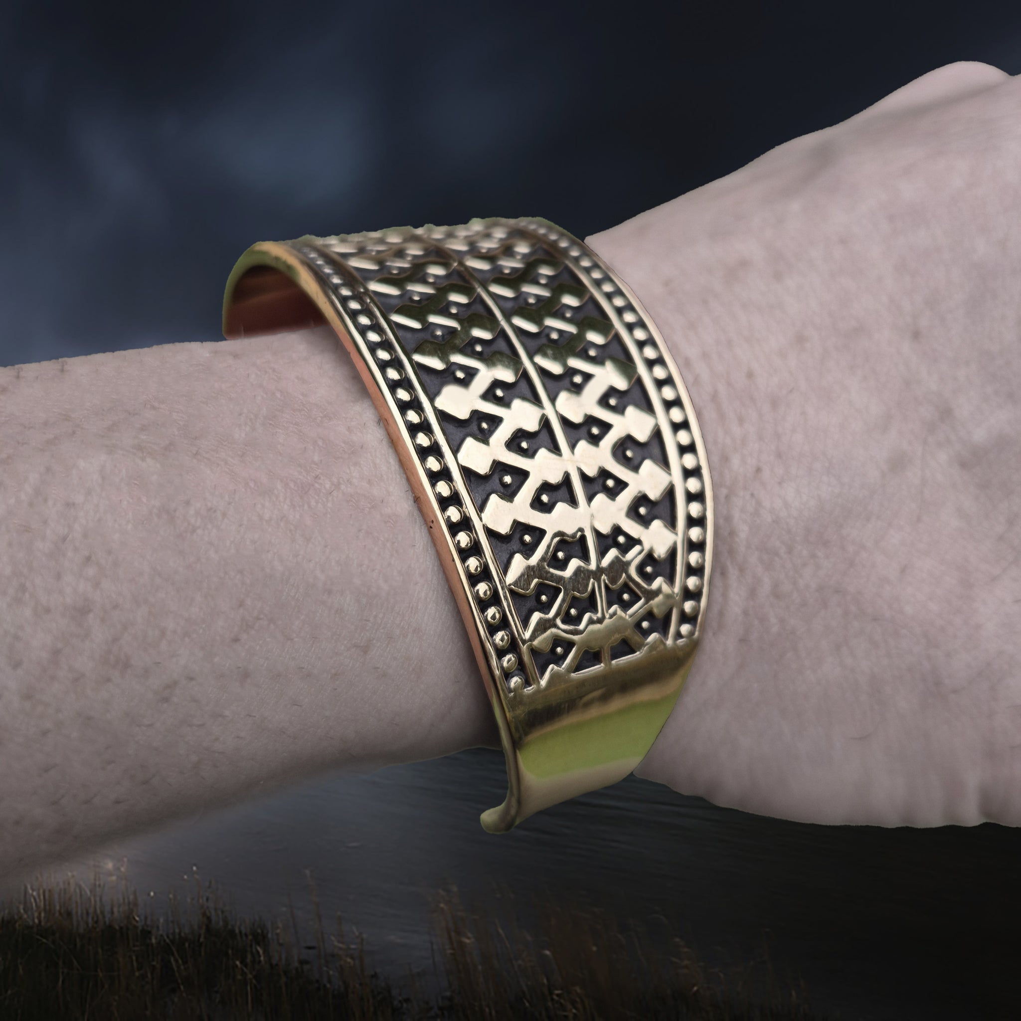 Bronze Hiberno-Norse Viking Bracelet / Arm Ring Replica with 1 Dot Design on Wrist - Side View