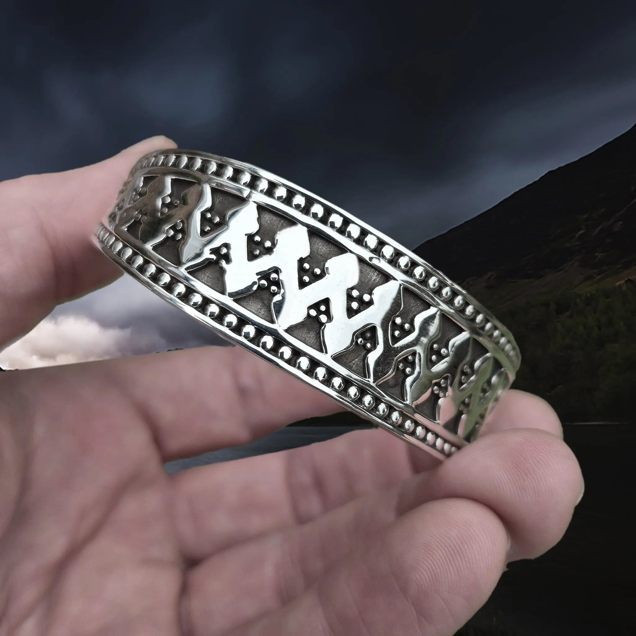 Silver Viking Bracelet / Arm Ring Replica From Anglesey with 3 Dot Design in Fingers