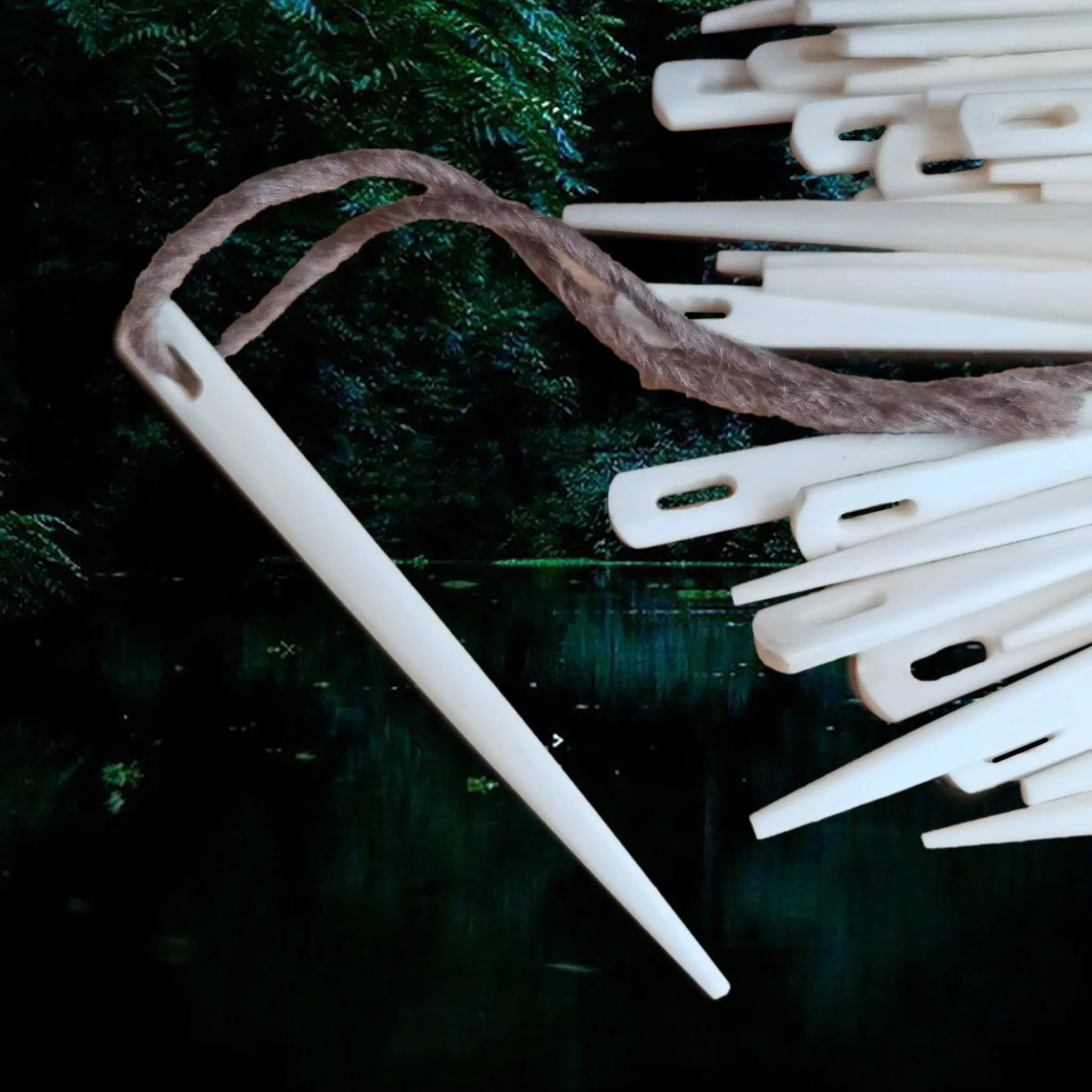 Handmade Bone Viking Nalbinding Needle with Wool Yarn