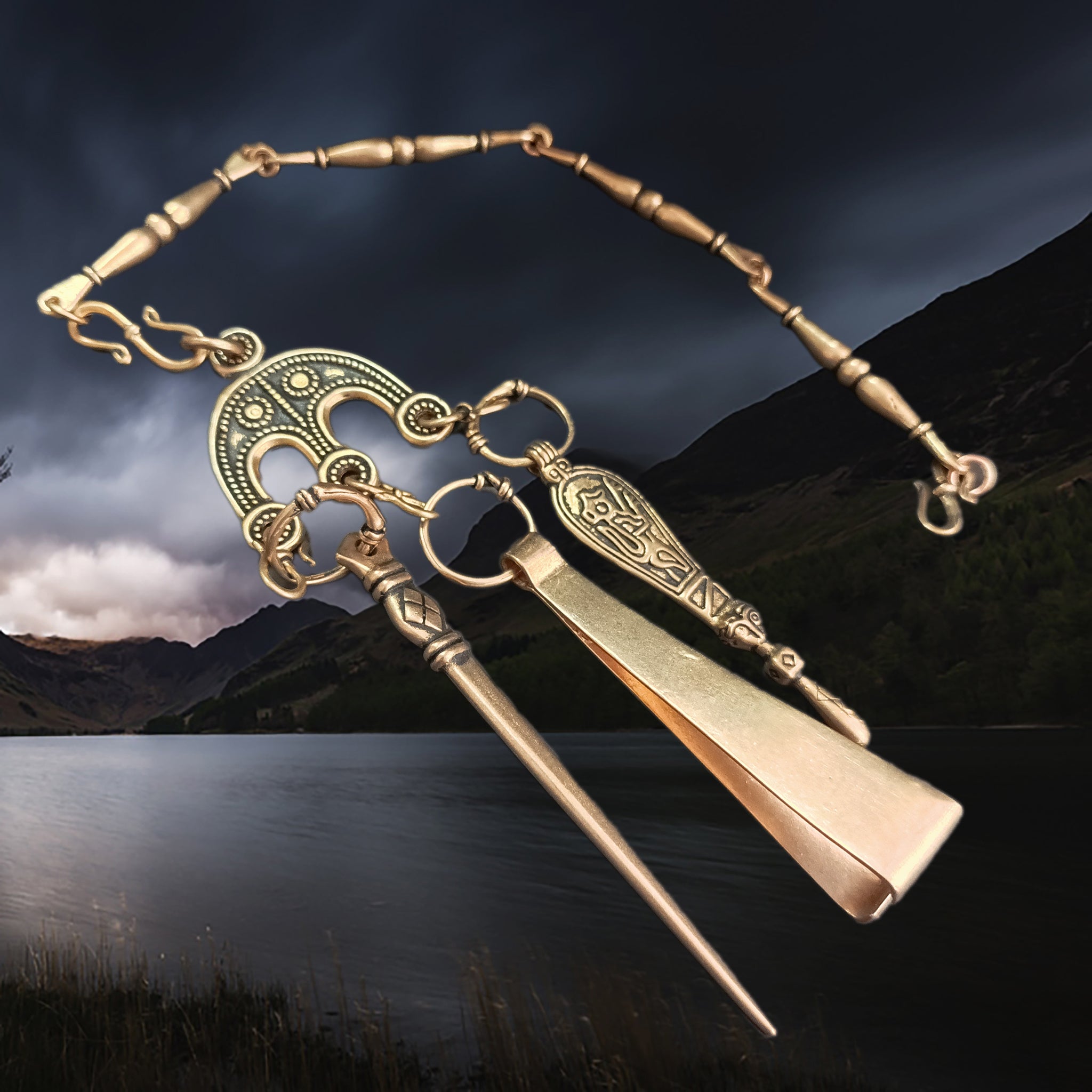 Bronze Viking Toiletry Set from Oland - Angle View