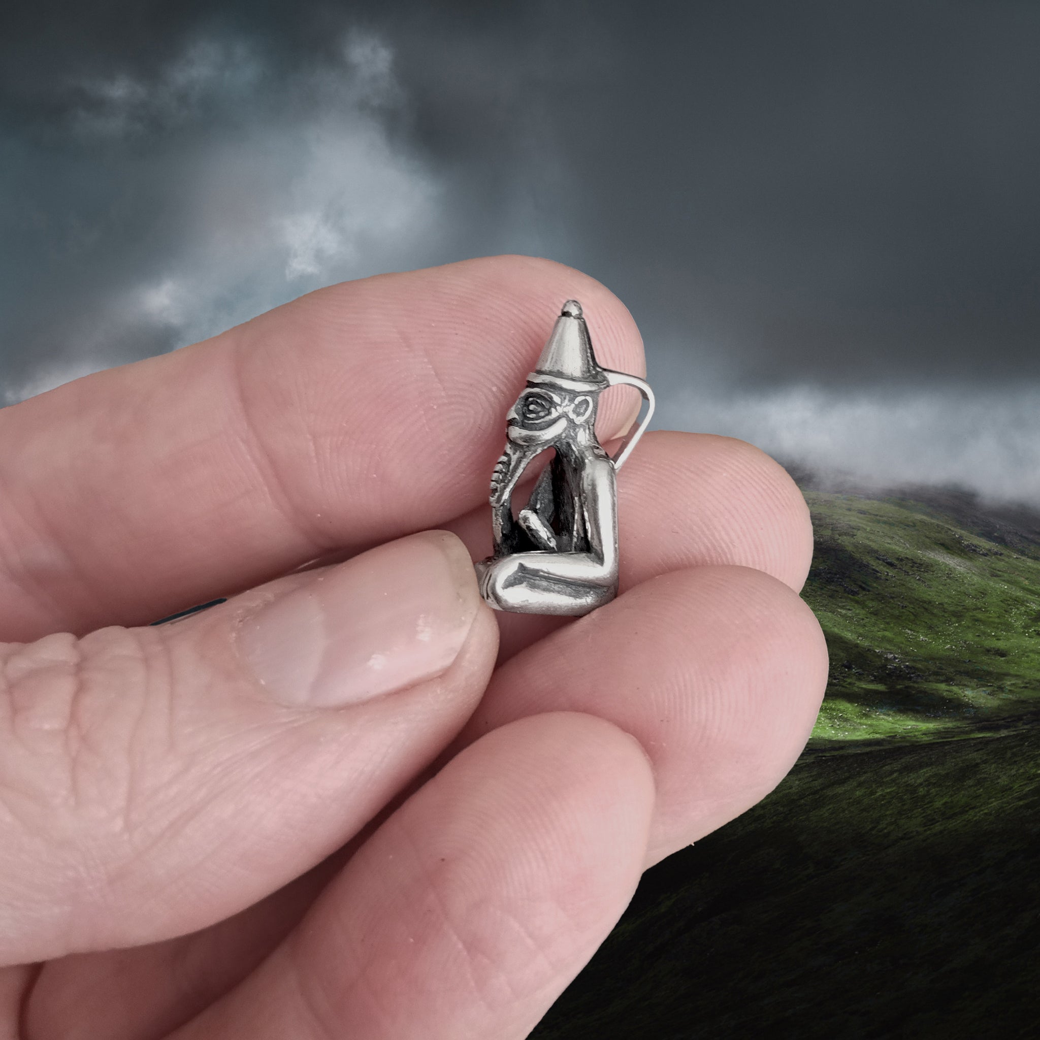 The Norse Fertility God Freyr in 925 Sterling Silver in Fingers - Side View