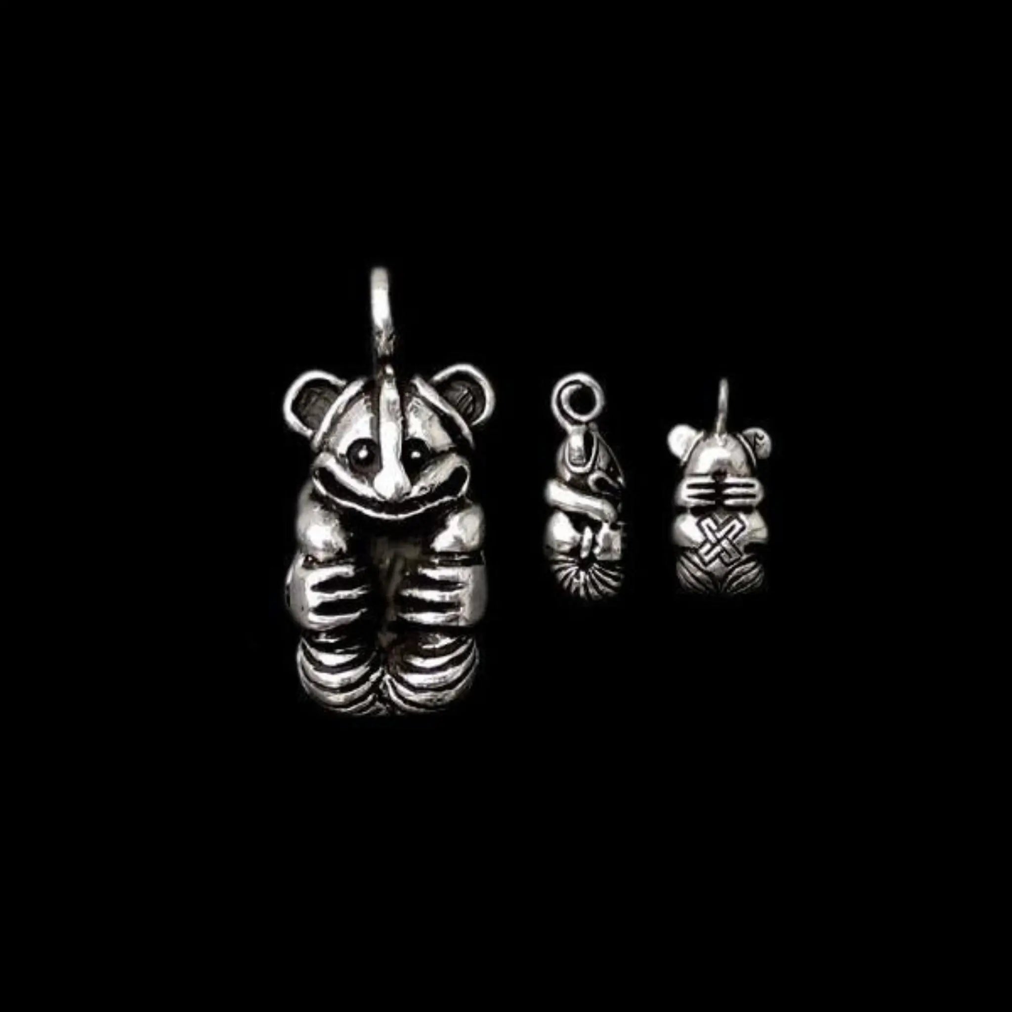 Gripping Bear Pendant - Silver - Viking Pendants