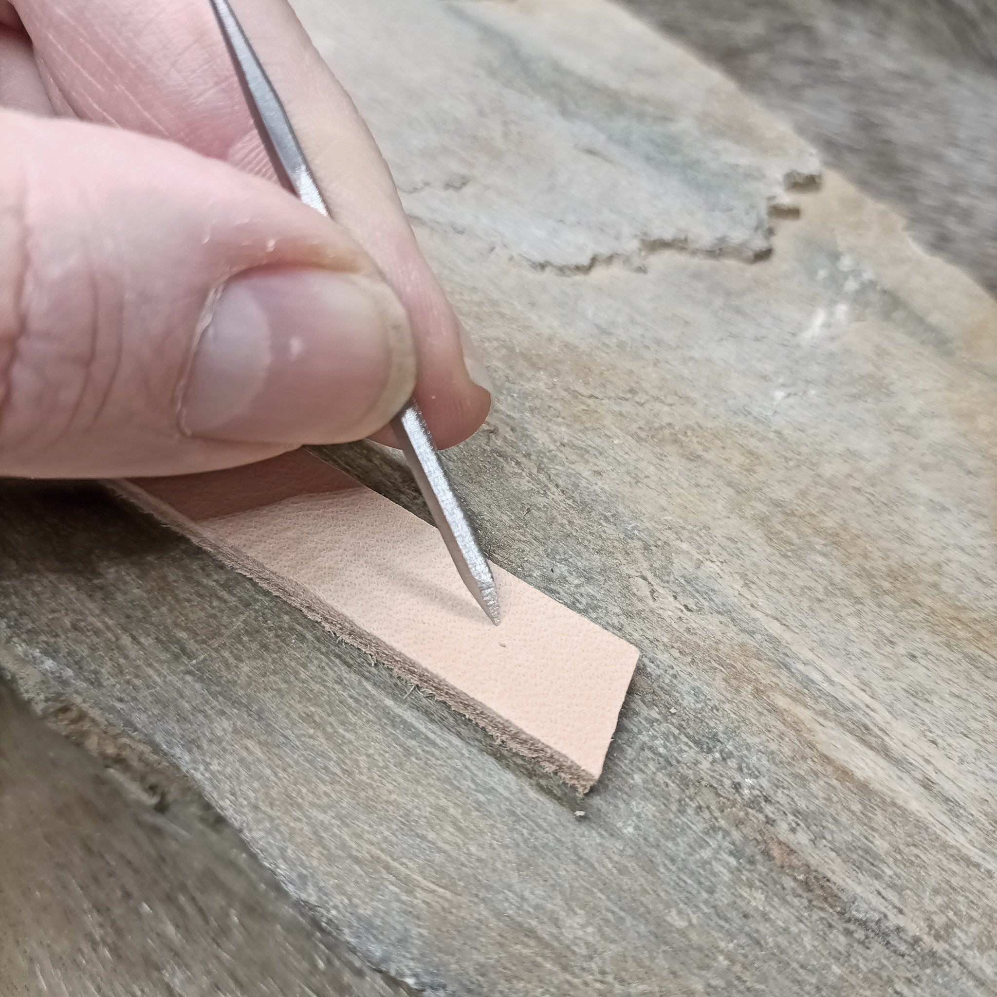 Diamond Cut Awl Blade Piercing Leather