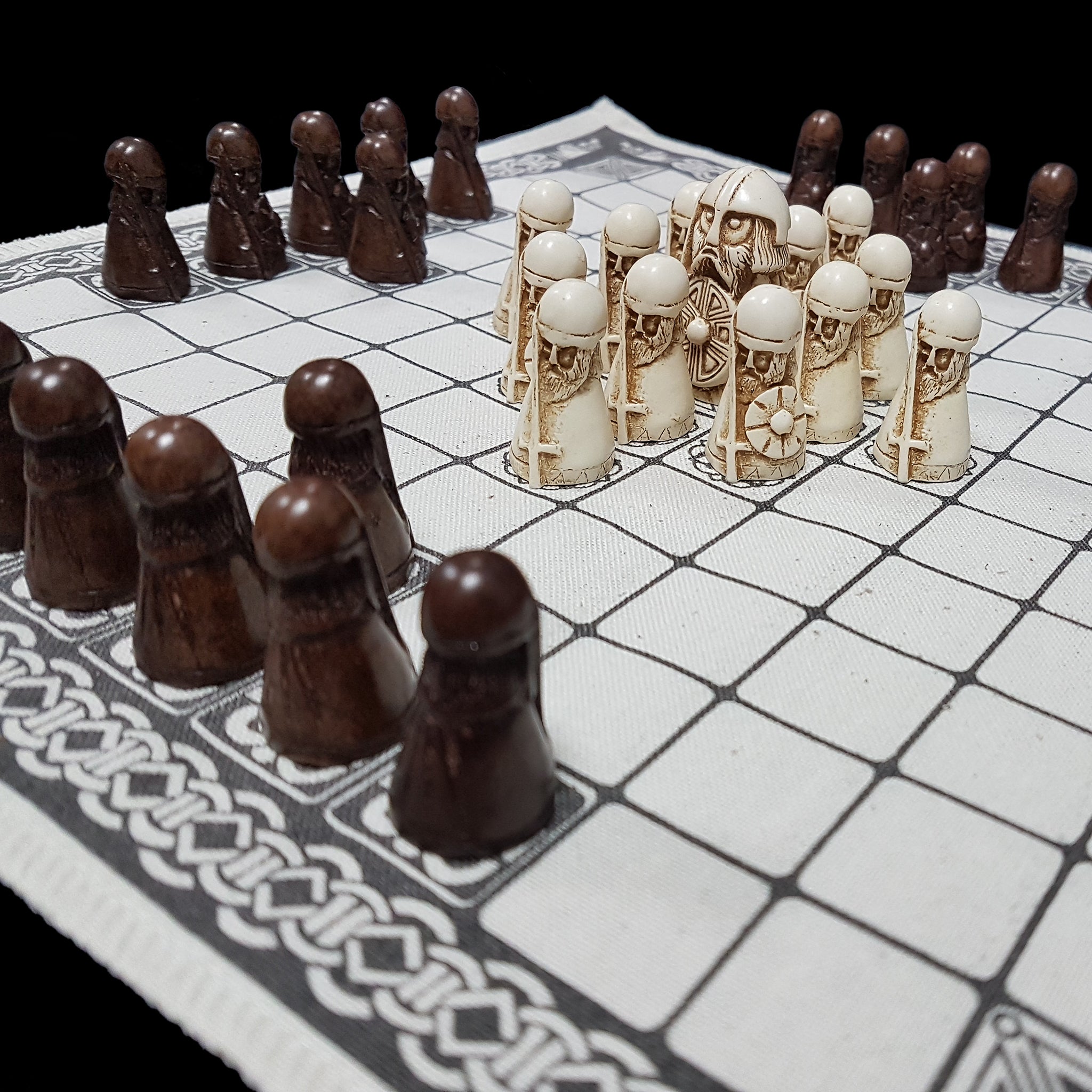 Viking Hnefatafl Game - Board and Pieces