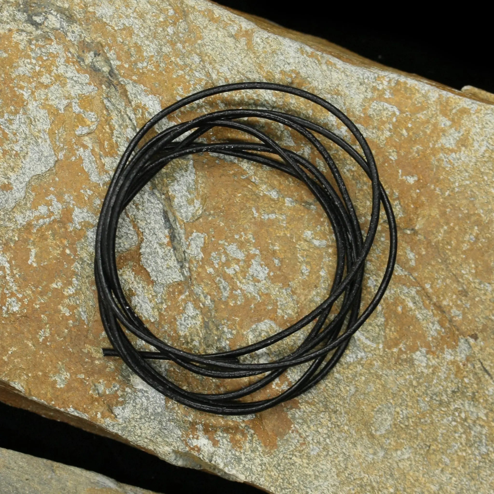 Round Leather Thong Length - 1.5mm Width - Black