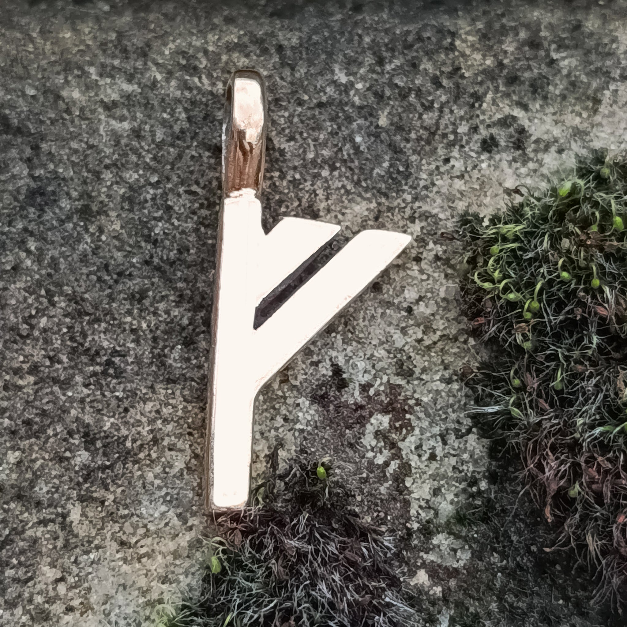 Bronze Elder Futhark Rune - Fehu (F)