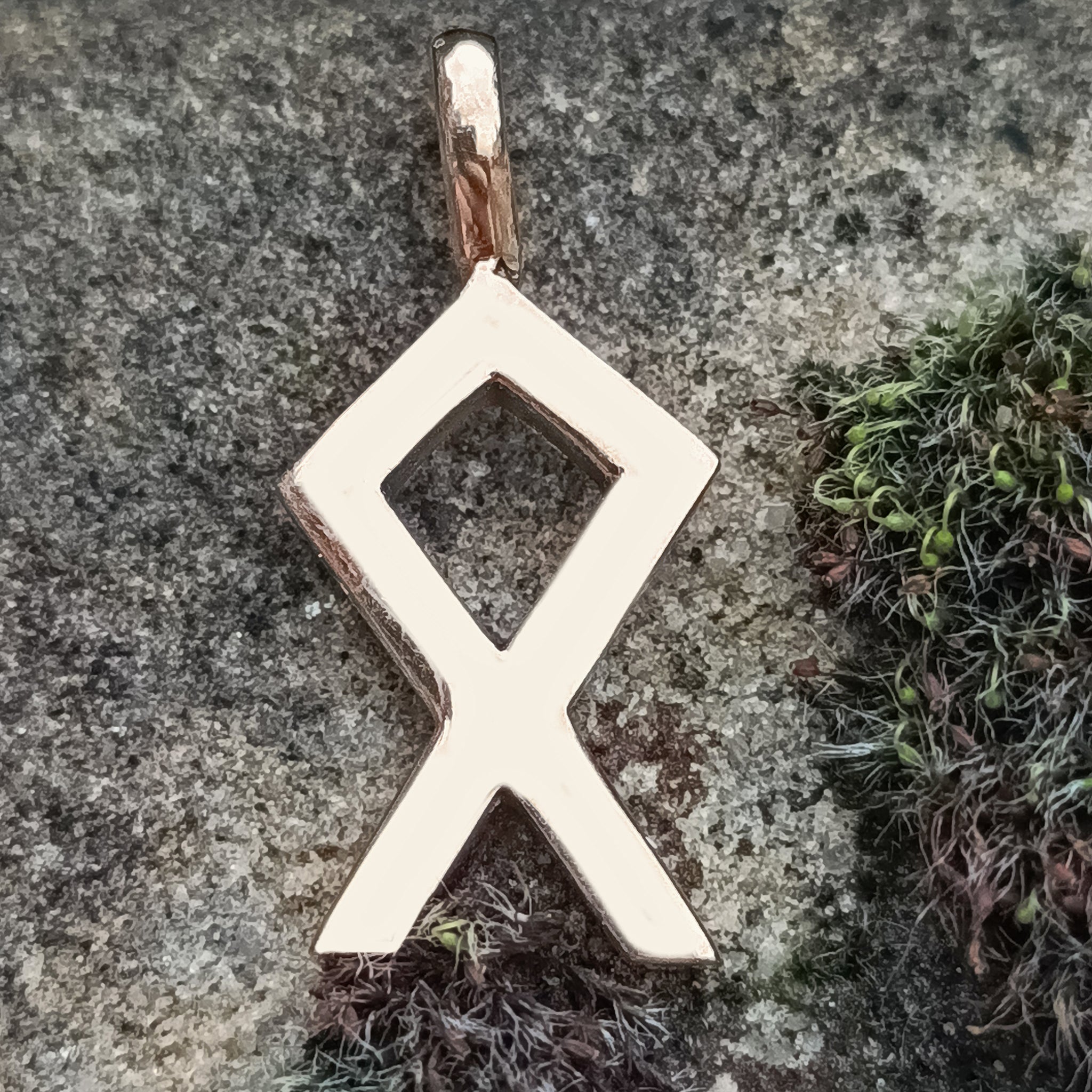 Bronze Elder Futhark Rune - Othala (O)
