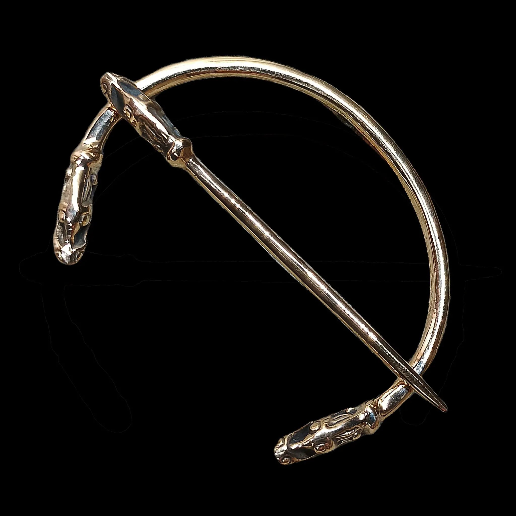 Bronze Penannular Brooch with Gotlandic Dragon Heads