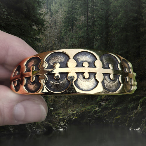 Bronze Viking Arm Ring / Bracelet Replica from Gotland, Sweden in Fingers