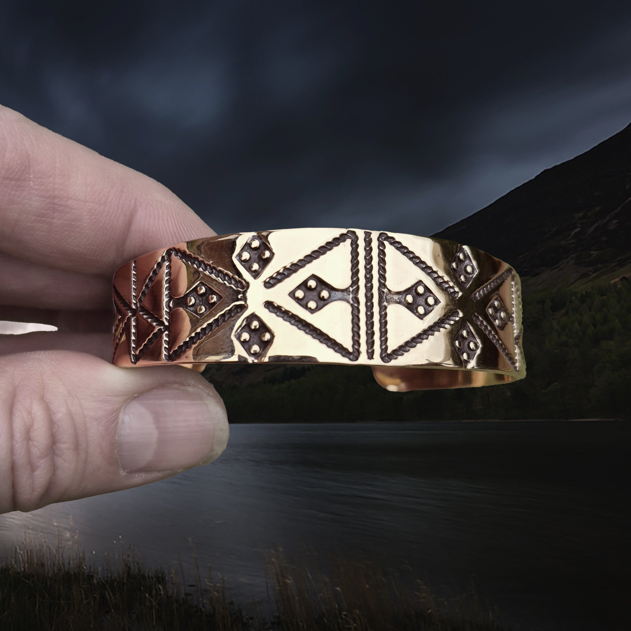 Bronze Hiberno-Norse Viking Bracelet / Arm Ring Replica with 4 Dot Design in Fingers