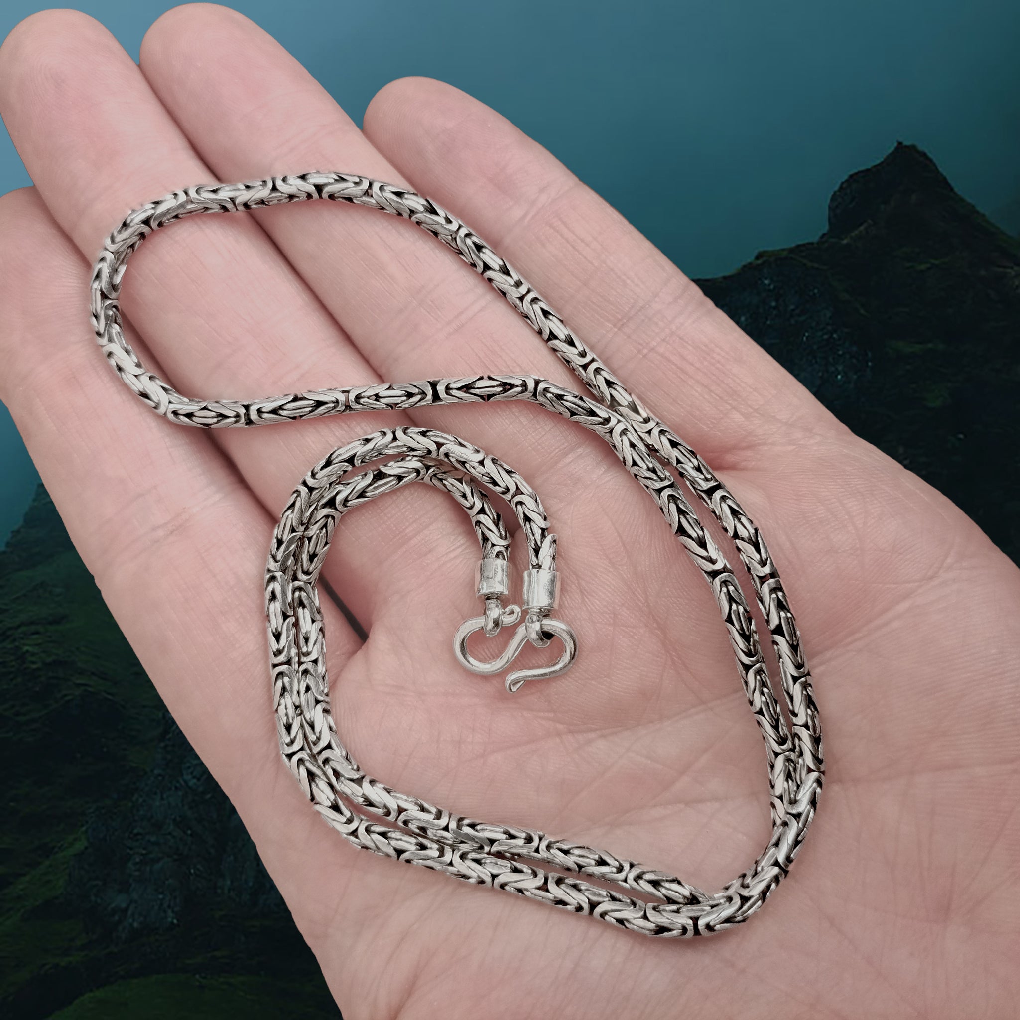 3mm Silver Viking King Chain Necklace With Loop Heads & S-Clasp - on Hand