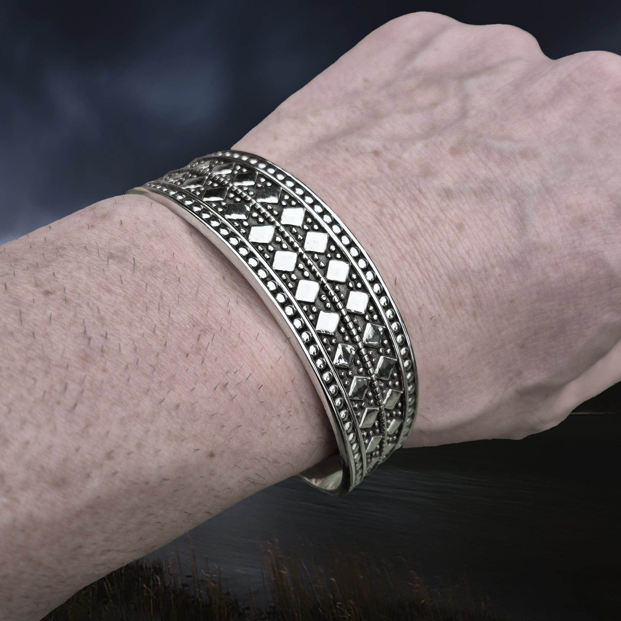 Silver Viking Bracelet / Arm Ring Replica From Anglesey with 5 Dot Design on Wrist