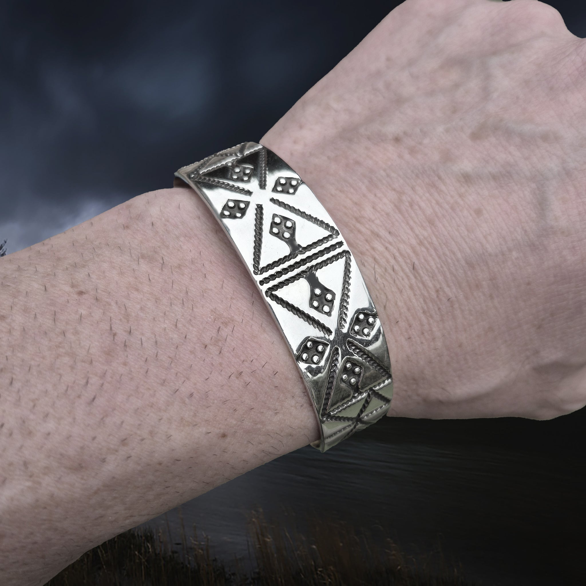 Silver Viking Bracelet / Arm Ring Replica From Anglesey with 4 Dot Design on Wrist