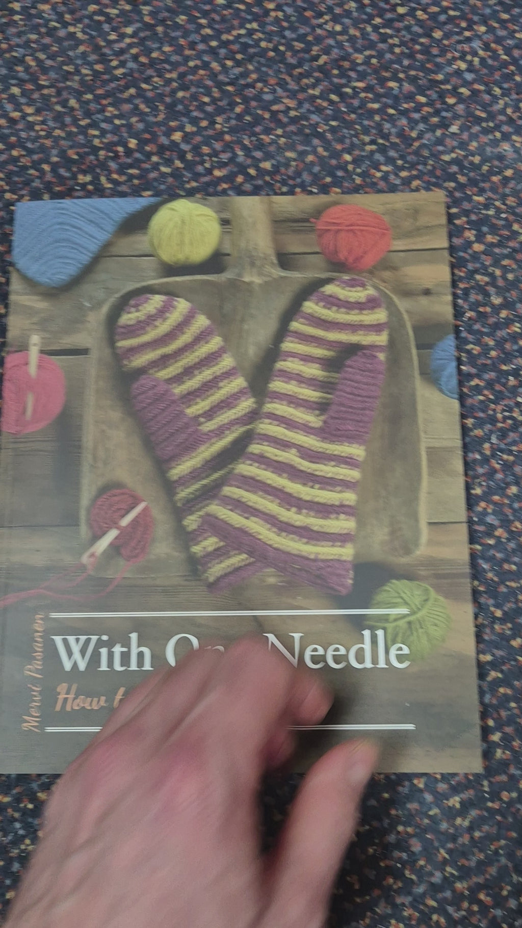 With One Needle - How to Nålbind Book - Mervi Pasanen - Take a Look Inside