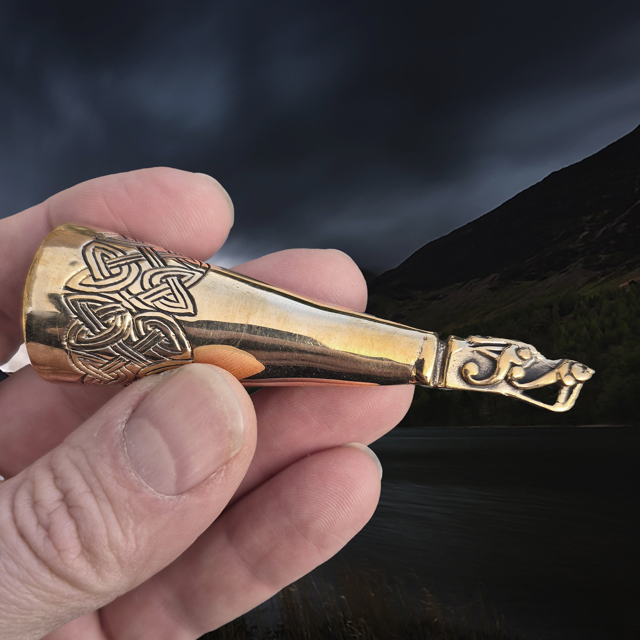 Bronze Viking Drinking Horn Finial with Gotlandic Dragon Head in Fingers