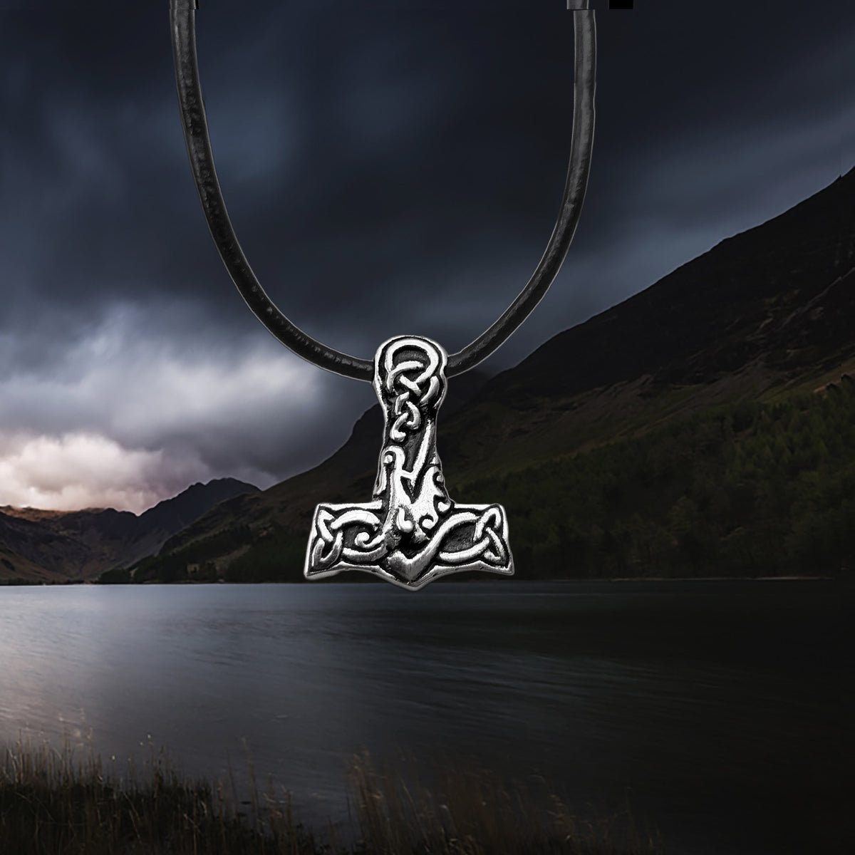 Small thor's sale hammer pendant