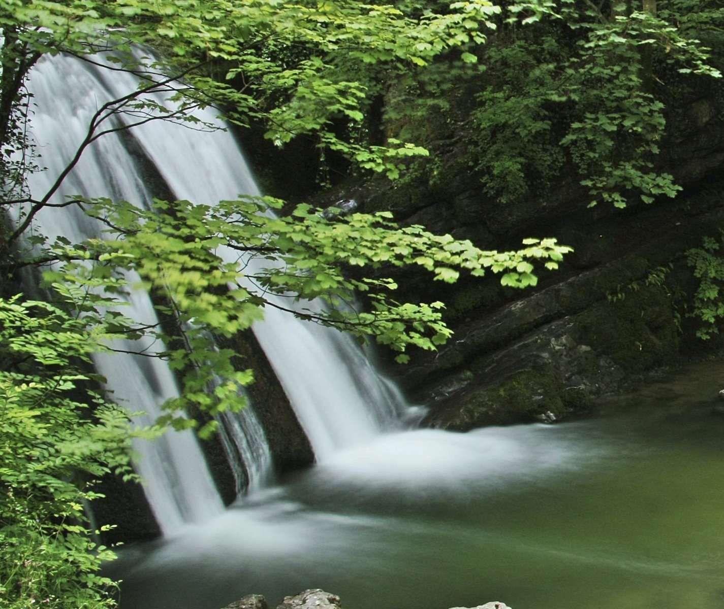 Magical Places Of Britain Book - Janet's Foss Waterfall - Viking Dragon Books