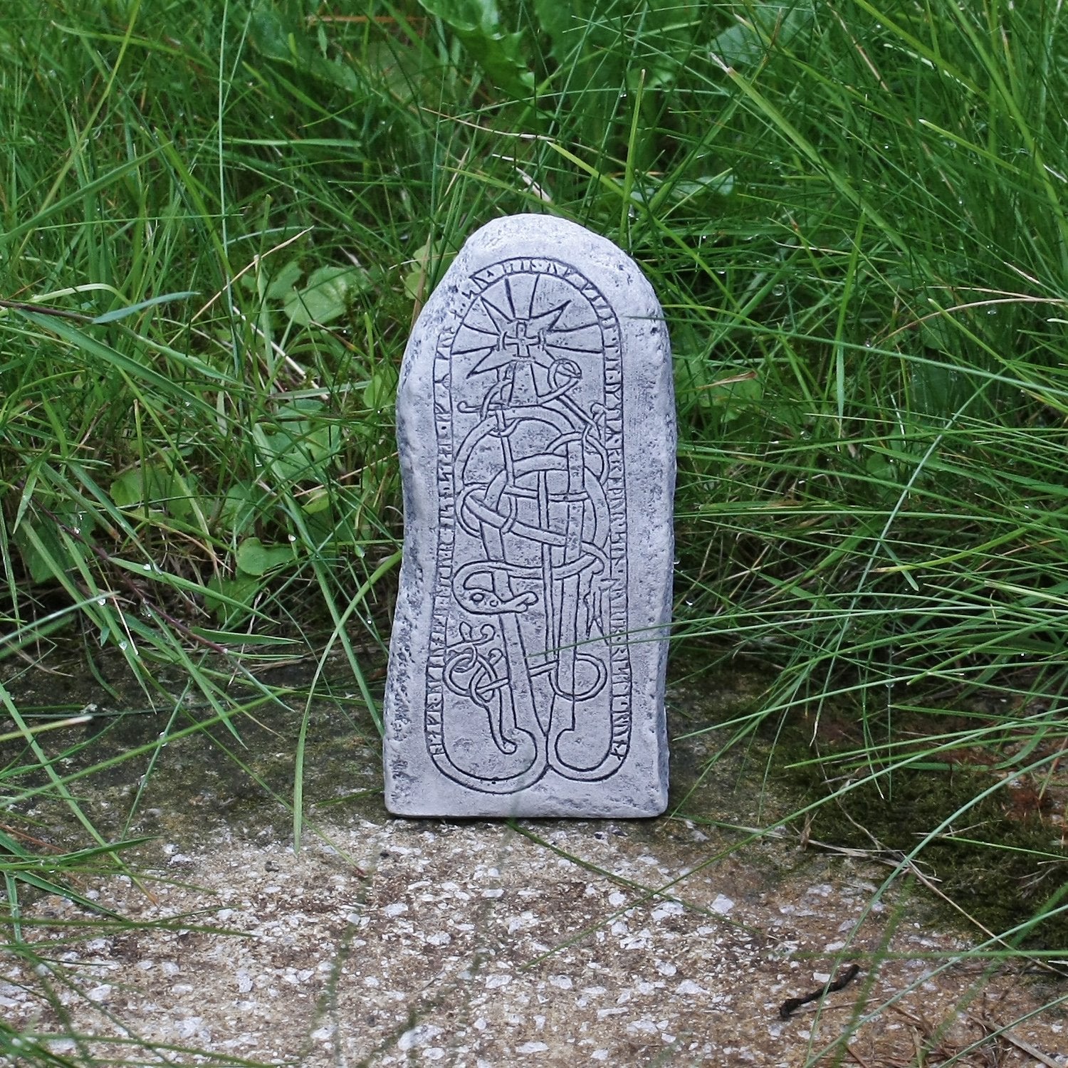 Runestone From Vik Uppland - Runestones