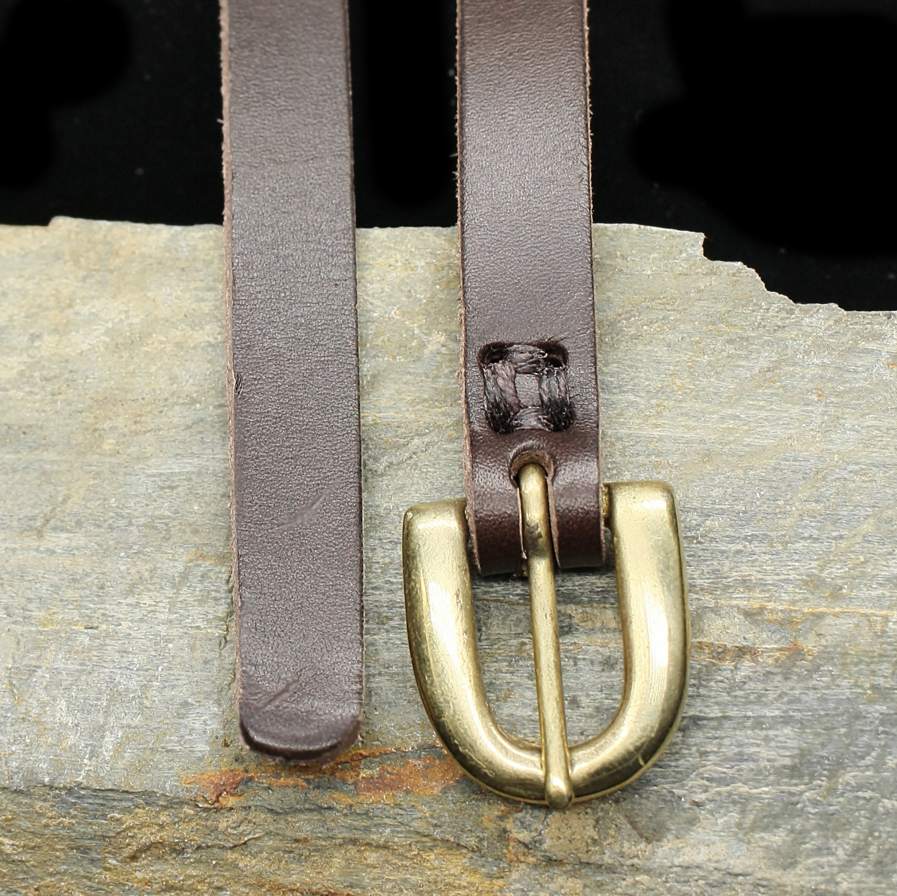 12mm (1/2 inch) leather Viking belt with brass buckle - Brown Ends