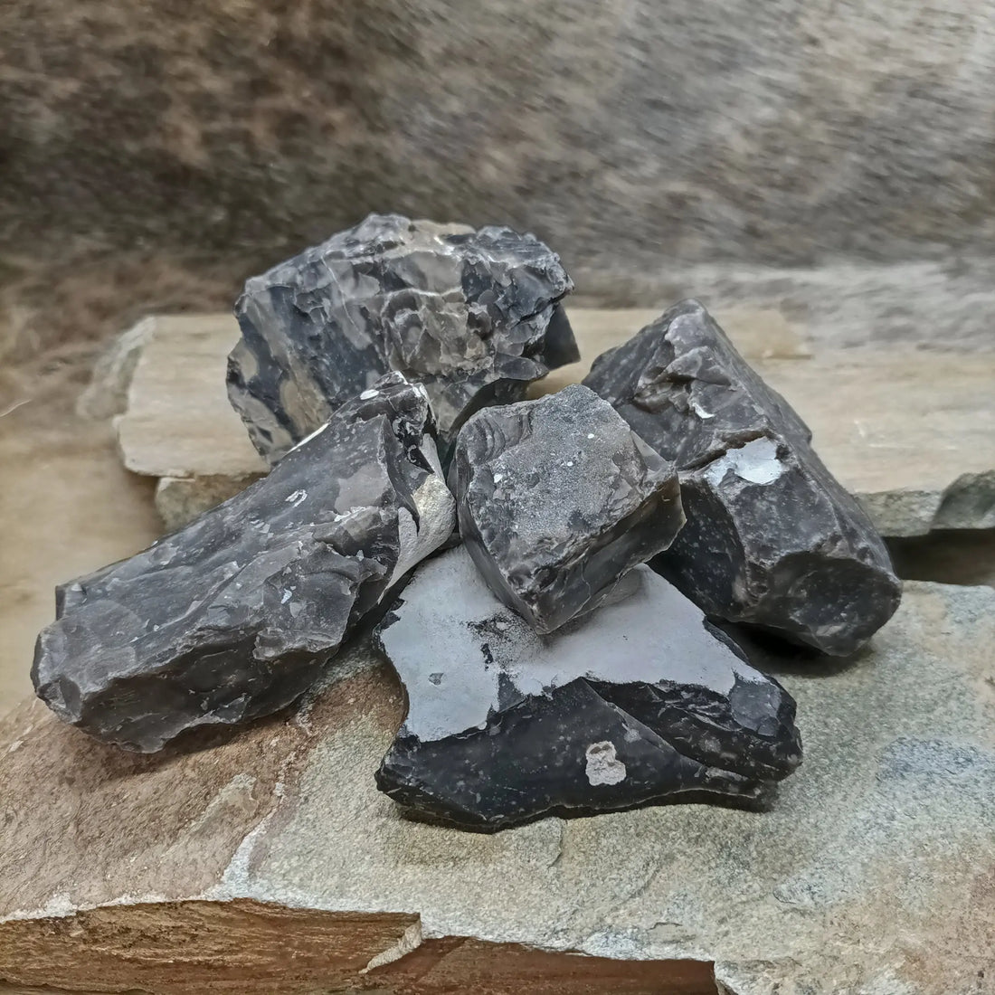 Full Flint Rocks Flint Chunks / Flint Stones for Fire Lighting or Flint Knapping