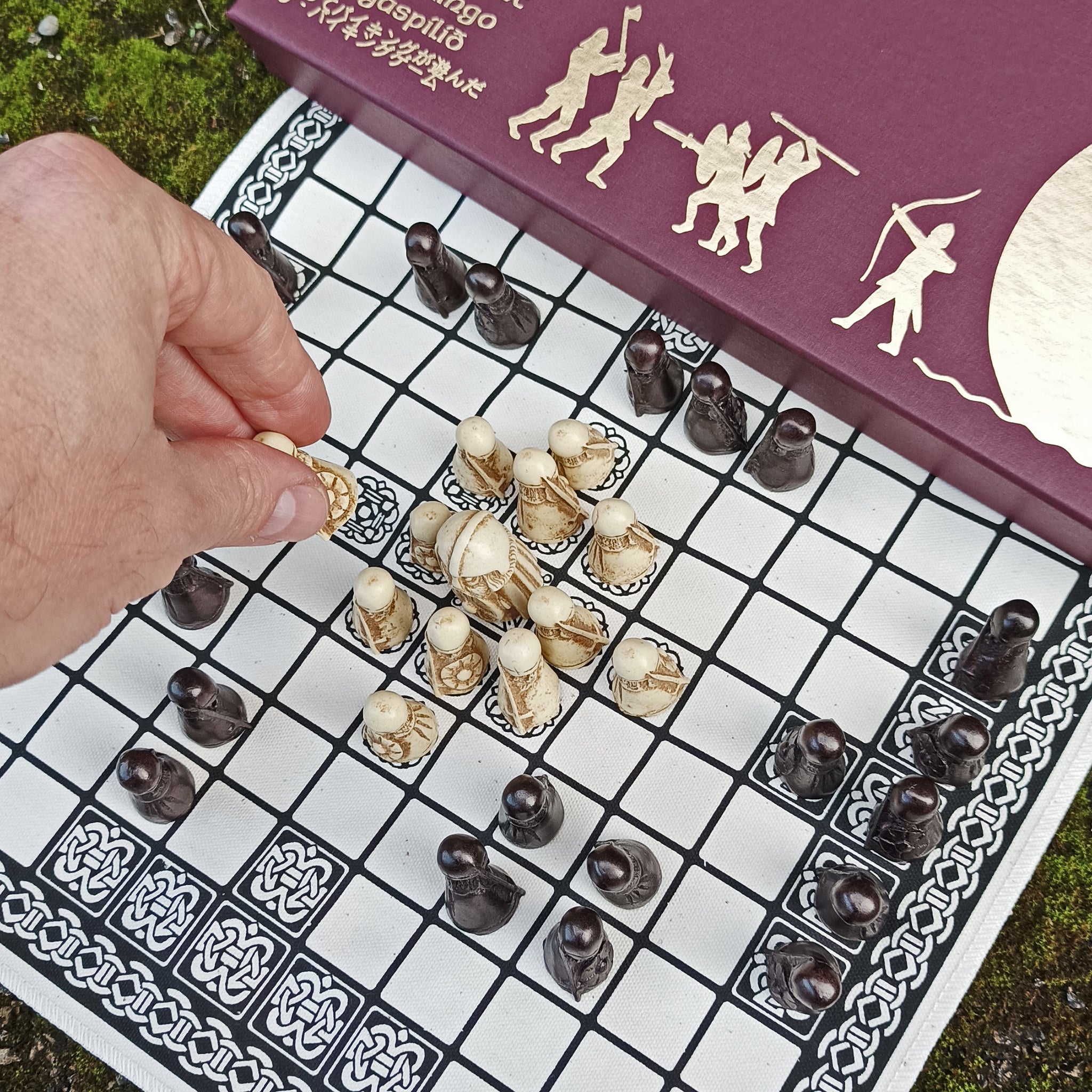 Hnefatafl Viking Game - Playing Outside